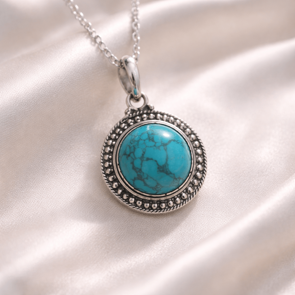 Colgante de Turquesa en Plata con cadena Consagrada - Amuleto de Protección y Comunicación Espiritual colgantesplataTienda esotérica Málaga - La Tienda de Tata Magic: tienda Esotérica en Málaga
